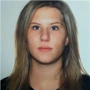 Mi sono diplomata al liceo artistico nel 2017, negli anni successivi ho aiutato ragazzi di scuole medie a studiare e a svolgere i propri compiti